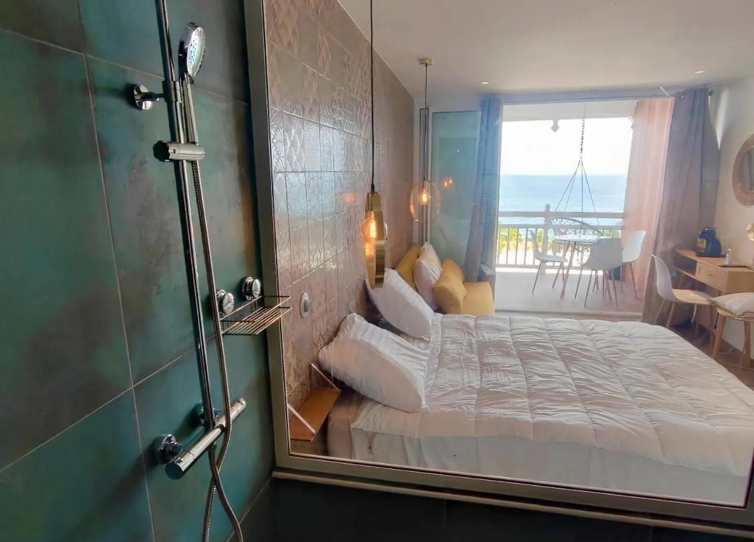412 The Diamond Swing Apartment Le Diamant